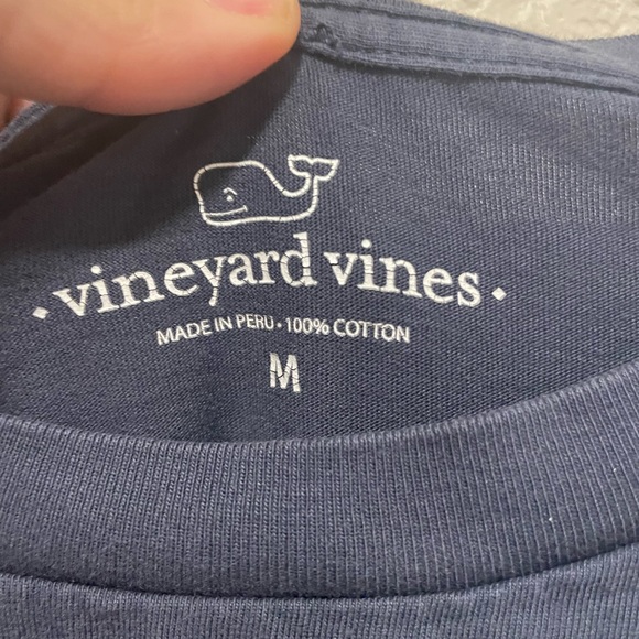 Vineyard Vines Christmas Whale Long Sleeve Tee Medium - Picture 3 of 4